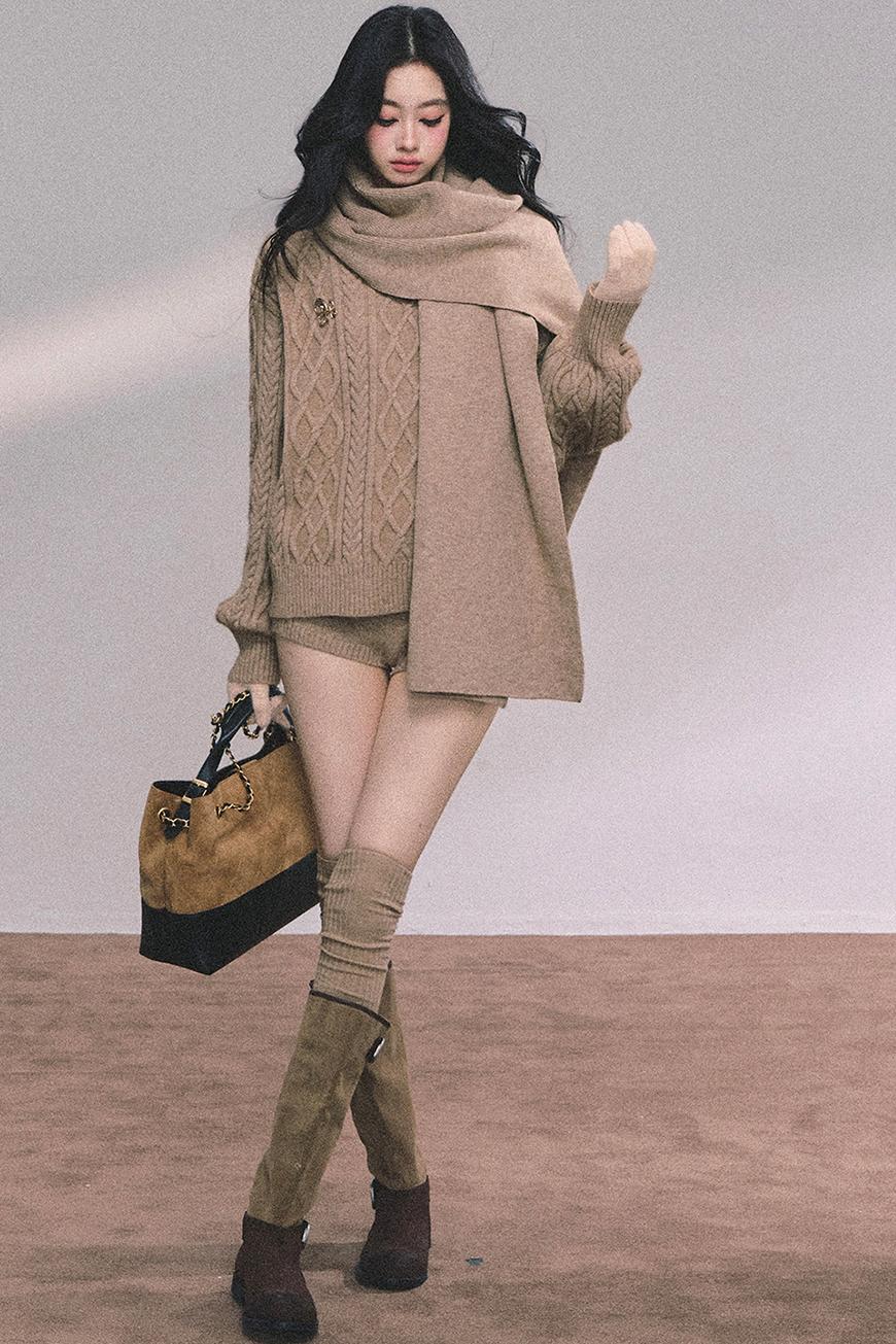 Winter Knitted Scarf Sweater Shorts Set-Up