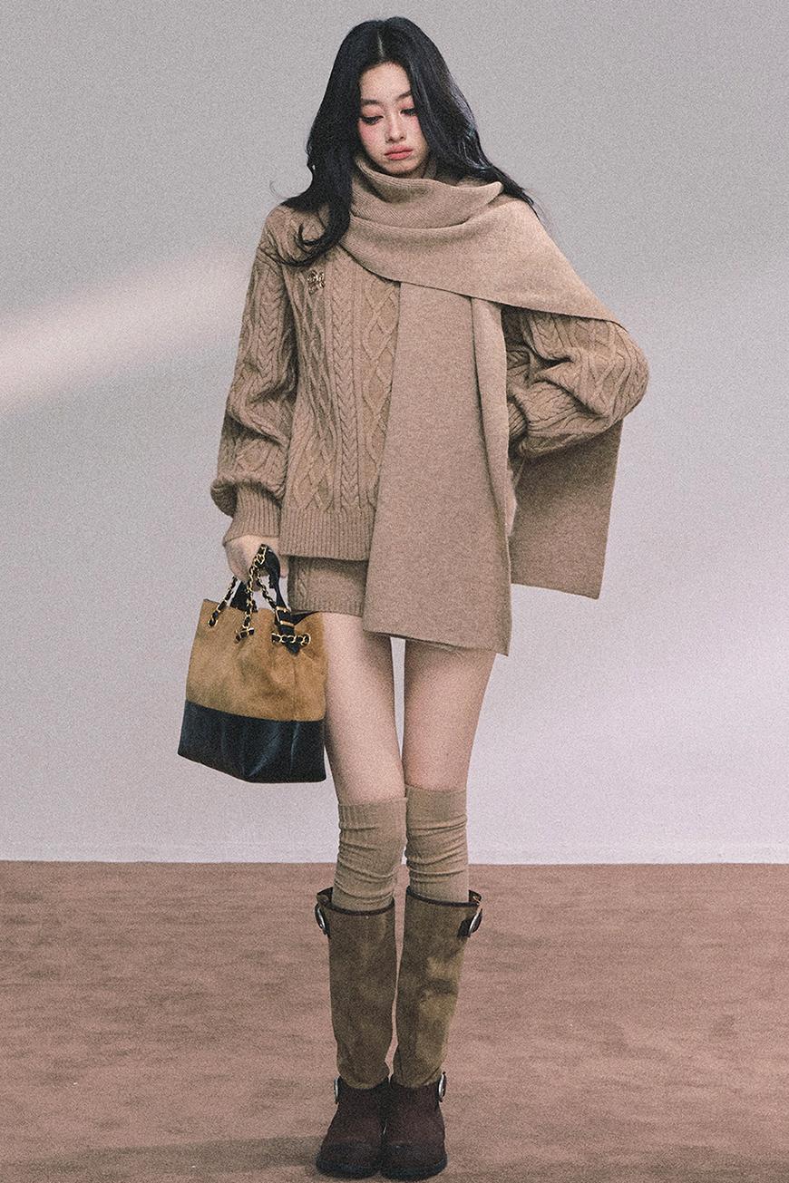 Winter Knitted Scarf Sweater Shorts Set-Up